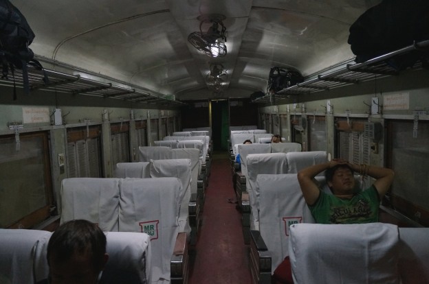 intérieur train mandalay